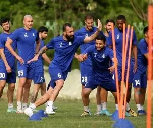 فرهاد ترکیب استقلال را تغییر می دهد