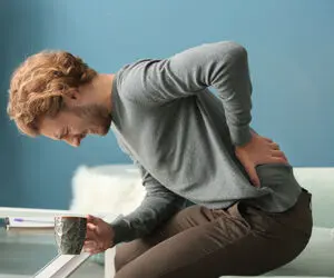 همه چیز درباره‌­ی سنگ کلیه، دردی طاقت فرسا با علل و نشانه‌­های مختلف