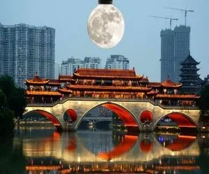 ساخت چین؛ چشم بادومیا برج ایفل رو کپی زدن راضی نشدن ماه تقلبی ساختن آمریکا آچمز شده