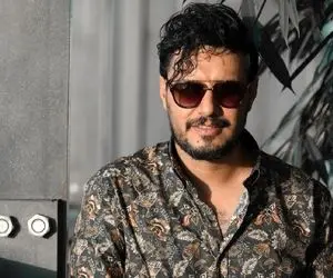 گوشی 1.5 میلیاردی جواد عزتی جنجال جدید در اینستاگرام | عکس