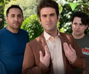 سکانس خندان؛ رفتن کلانتری شکایت میگه دو قلاده خر نوک مدادی ازم دزدیدن