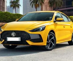 دلار بالا رفت اما خودرو وارداتی را بر زمین کوفت!