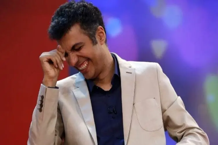 سوتی خندان؛ عادل فردوسی پور تو برنامه گاف ناموسی داد بعد با 32 تا دندونش هر هر خندید