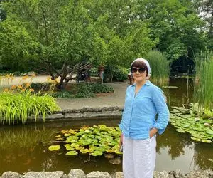 خوشگذرانی مارال فرجاد در جزیره مارگارت با یقه ای خیلی خیلی باز!