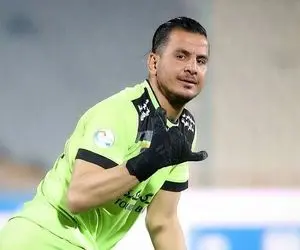 واکنش عجیب و غریب گلر پرسپولیس به انتقادات!