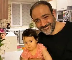 عکس  جدید مهران غفوریان بعد از عمل در کنار دختر و همسرش