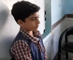 آواز خیابانی؛ این دانش آموز آمدم ای شاه پناهم بده رو چه پراحساس و دلنشین می خواند