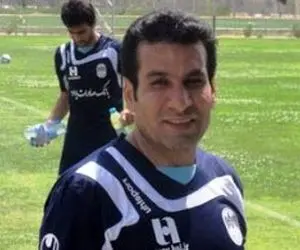 مومنی:استقلال به آشفتگی و سردرگمی رسیده است