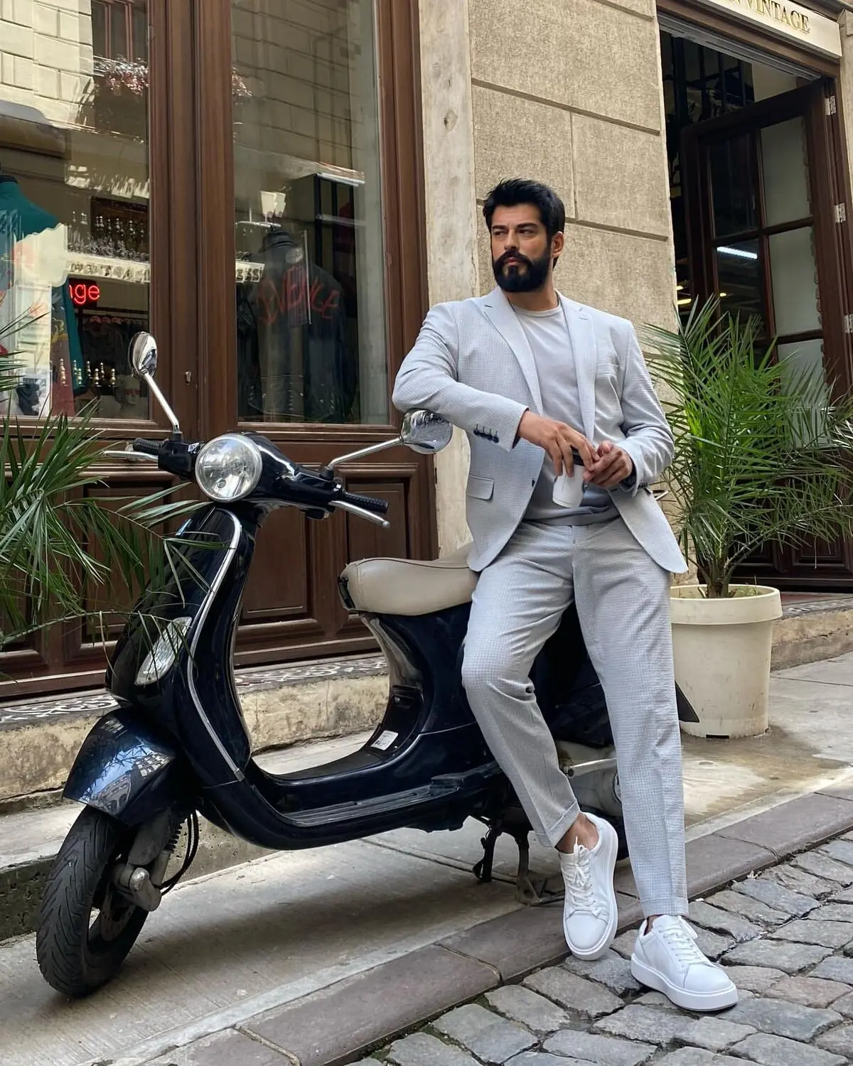 burakozcivit_1653729463_1