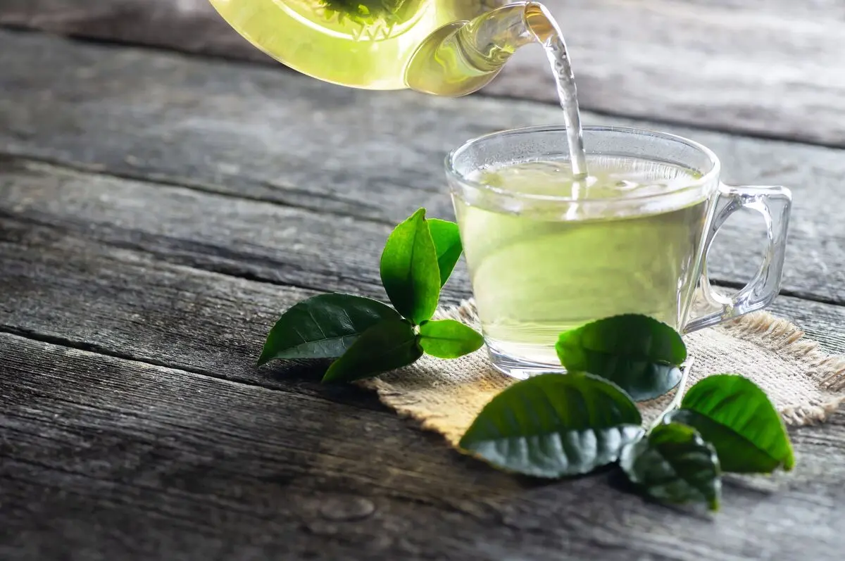 چی بخورم پوستم برق میوفته؟