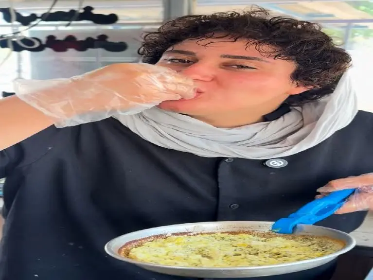 آموزش آشپزی؛ دخترک گیلانی پنیر برشته (پنیر دبیج) یاد میده لذیذ لذیذ از دل شهرش