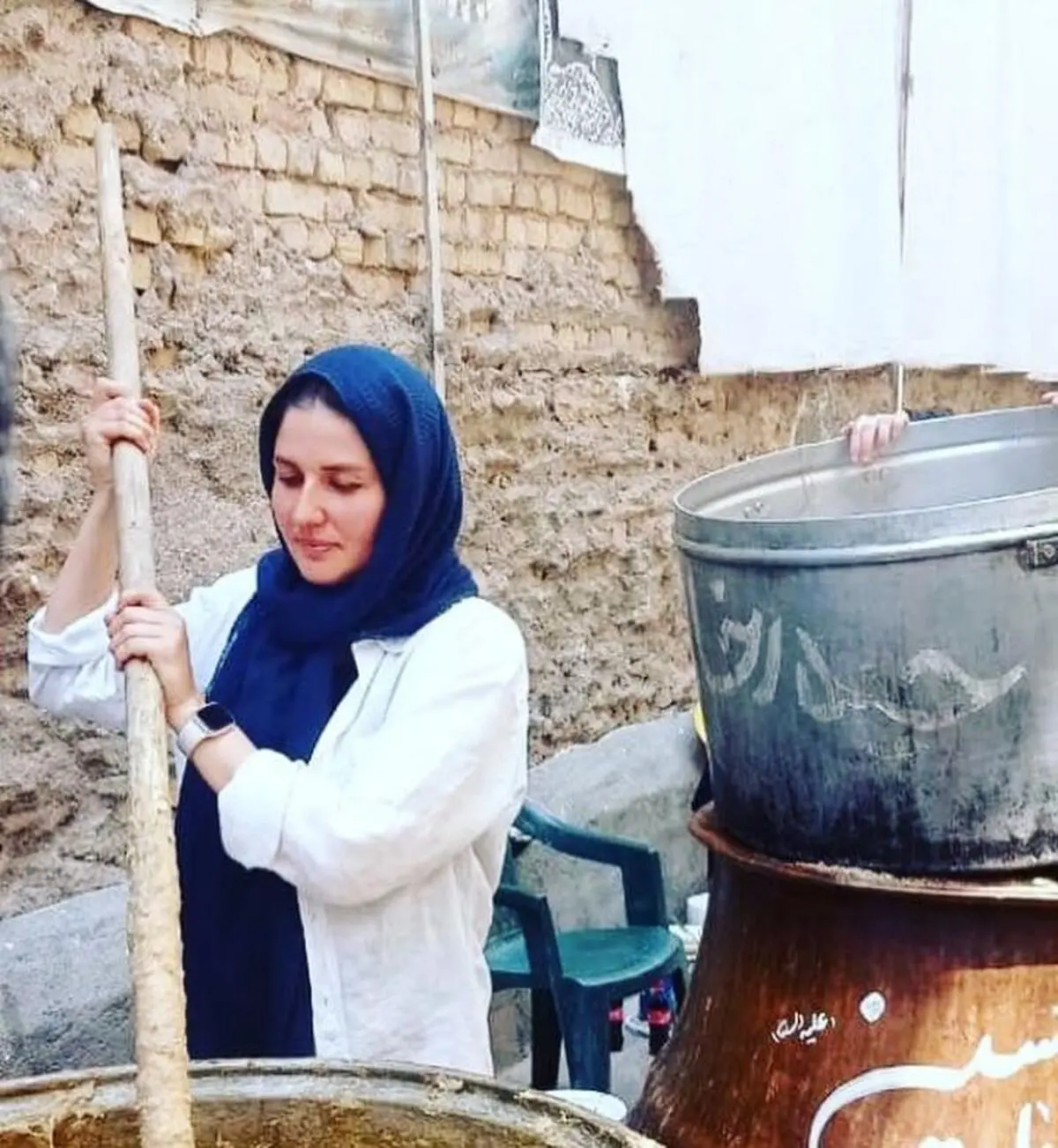 زن+خارجی+بازیگر+معروف+پای+دیگ+نذری+محرم+++عکس
