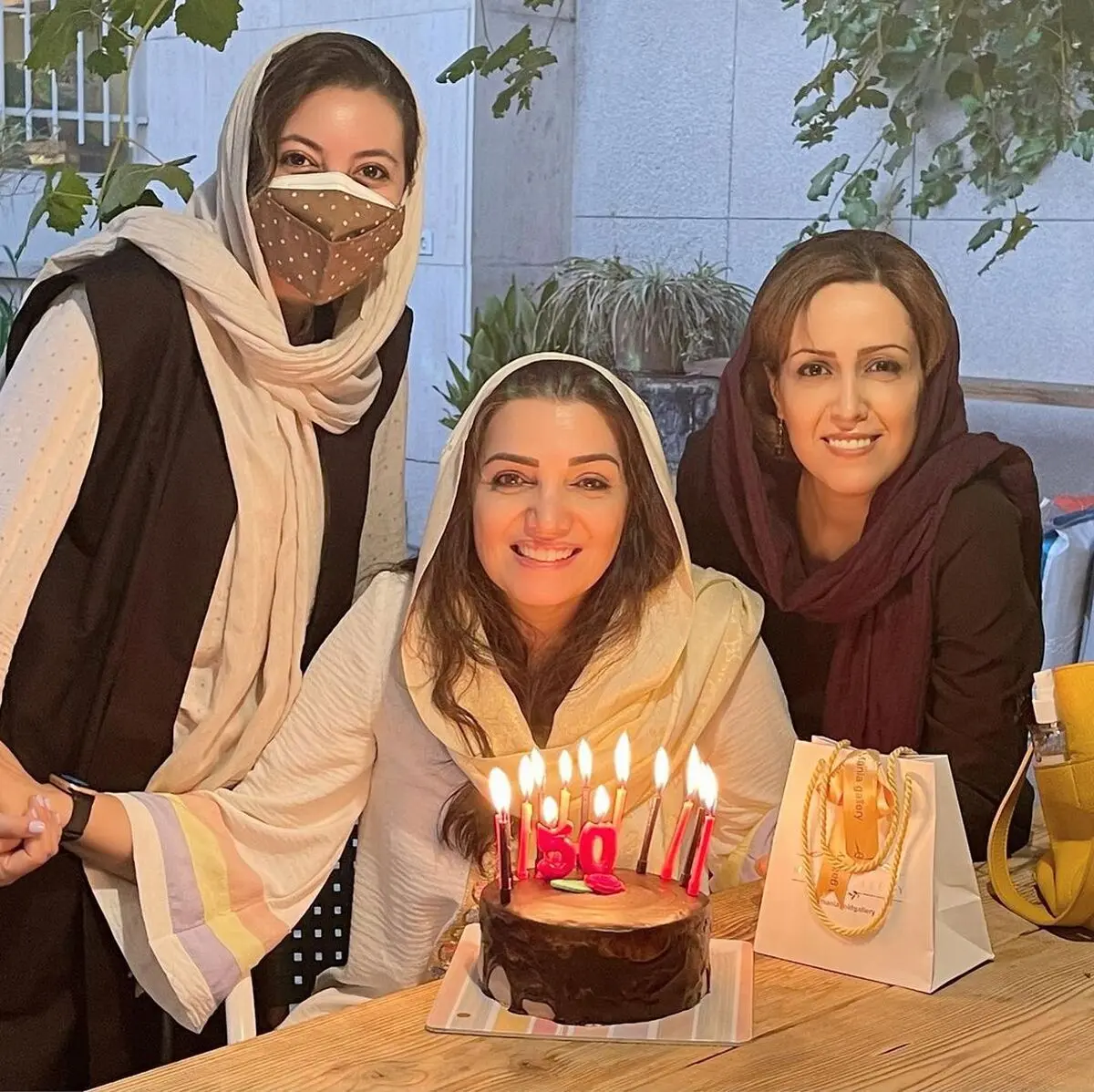 الهام پاوه نژاد 