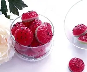 طرز تهیه "پاستیل هندوانه ای" ویژه شب یلدا؛ یه خوراکی جذاب برای بچه ها