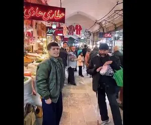 آواز خیابانی؛ این دو آقارو نگاه چه خوشگل کف بازار آهنگ کوردی میخونن ملت حظ کردن