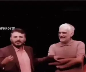 گاف خنده دار؛ آقاهه پشت تلفن برای آشنایی دادن به سید جواد هاشمی یچی میگه غشید