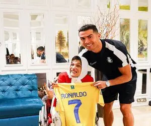 لباس رونالدو اینبار توسط یک تکاور کلاه سبز ارتش به دست فاطمه حمامی رسید