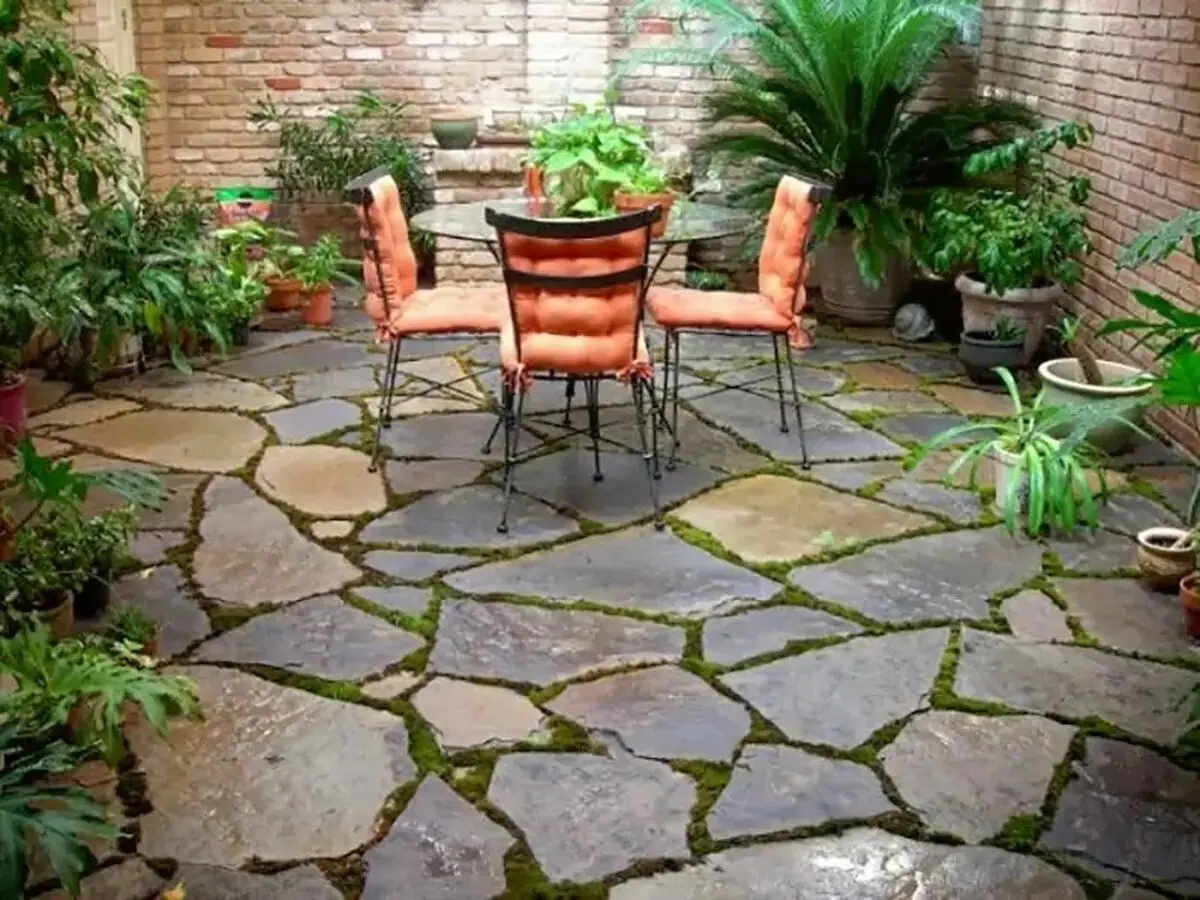 موزاییک شیک حیاط