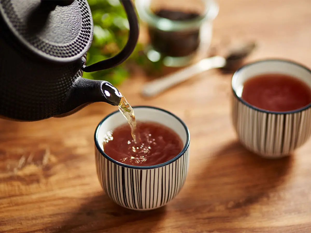 pouring-hot-tea-732x549-thumbnail
