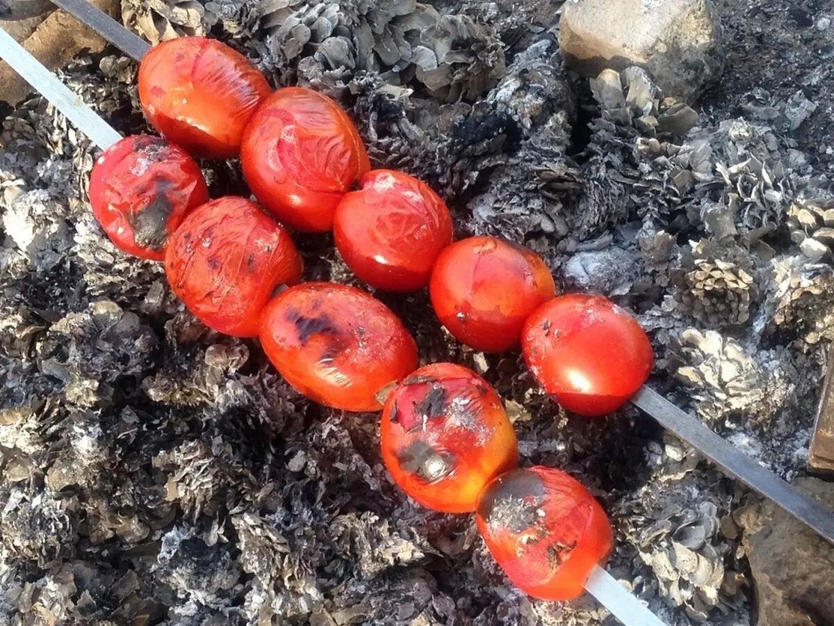 کبابی کردن گوجه فرنگی