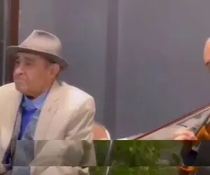 آواز ماندگار؛ ایرج خواجه امیری تو 93 سالگی آهنگ رسوای جهانم رو با چه صدای لرزونی خوند