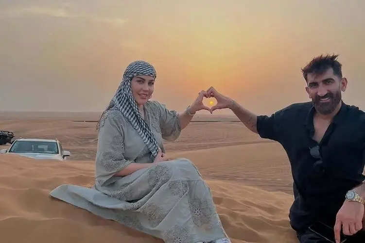 آواز دو نفره؛ علیرضا بیرانوند و همسرش ترانه زیبای لری را آرام زمزمه کردند