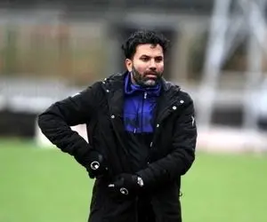 (عکس) وقتی علیرضا نیکبخت با شلوار زاپ دار نشست رو نیمکت