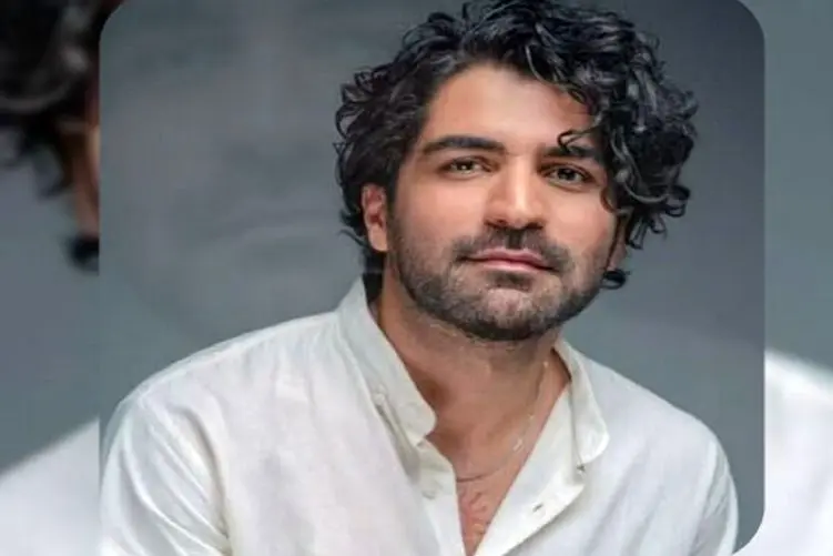 آواز شاد؛ ایول به این پسر تو اکیپ طهماسبی جوری دامبولی شونه لرزوند منم ازش تقلید کردم