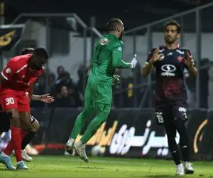 طلسم الجزایری درون دروازه پرسپولیس