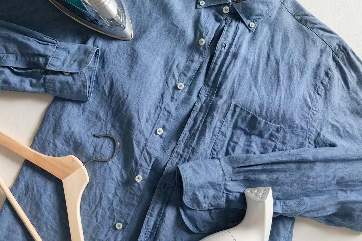 how-to-prevent-wrinkled-clothes-2147248-02-b69f568232db4f0a8ea77a17e169538a