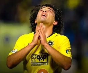 مدافع سپاهان، پرسپولیس را با خاک یکسان کرد!