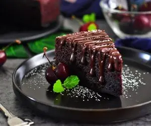 طرز تهیه کیک خیس؛ این مهمونی و اون مهمونی نداره بهترین دسر رو بپز تا همممه کفشون ببره