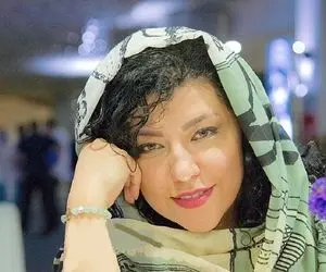 شلوار بدن نما و کوتاه همسر شهاب حسینی + عکس