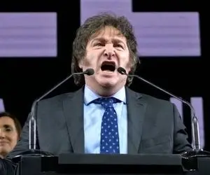 اخراج وزیر کار آرژانتین در برنامه زنده / تحقیر‌آمیزترین نوع برکناری در ایران