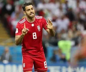 مدافع پرسپولیس با رقم بالایی تمدید کرد