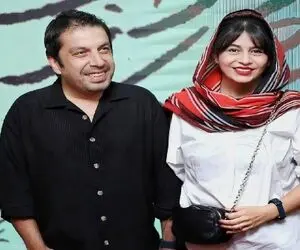 سکانس خندون؛ عباس جمشیدی‌فر تو خواستگاری با اصرار عروس دستاشو میگیره