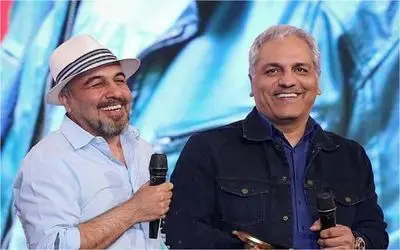 سکانس خندان/عطاران تو اکران فیلمش تو سینما نارنگی گرفته دستش بین مردم پرتاب میکنه