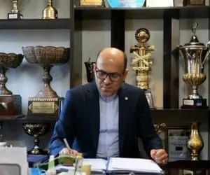 پرسپولیس باید در کنار استقلال باشد!