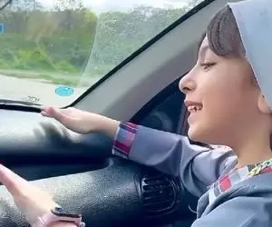 آواز بهشتی؛ دختر کلاس سومی با داشبورد 206 استعدادش رو نشون داد و هنرمندانه ضرب زد