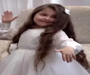 آواز شادانه؛ دختربچه به مناسبت روز پدر برا باباش میرقصه قند تو دلت آب میشه