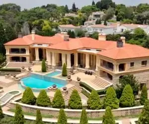 خانه‌های لوکس؛ این کاخ ظاهرش کلاسیکه اما وسیله هاش مدرن آدم توش گُم میشه