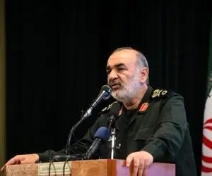 خدا همانگونه که از پیامبر محافظت کرد انقلاب ما را نیز حفظ می‌کند 