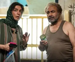 سکانس خندان؛ رضا عطاران در حال خرید ماشین در سریال اجل معلق الحق که خدای طنزه