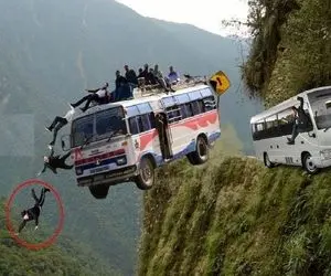 جابه جایی های جانکاه؛ببین راننده اتوبوسا چطور تو جاده های خطری که دلت هوری میریزه میرونن