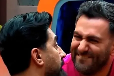 سکانس شاد/از دست نیکخواه همه پخش زمین شدن/کسی نای تکون خوردن نداره