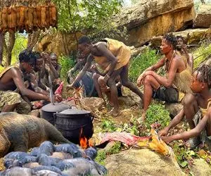 جنگجویان طبیعت؛ بربرهای برهنه با ساطور گرگ شکار کردن رودشو خام خوردن گوشتشو پختن