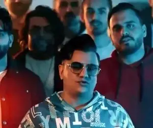 آواز مبتهج؛ تیزر آهنگ جدید محسن ابراهیم زاده با رقص مایکلی عطاران شده عین بمب بترکون