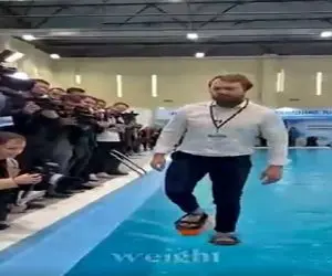 معماری خلاقانه؛ دمپایی ابری ساختن باهاش روی سطح آب راه میرن عین مرتاضای هندی