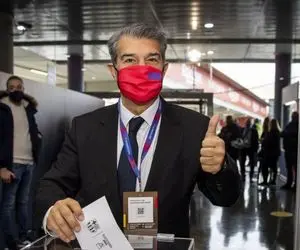 خوان لاپورتا دوباره به ریاست باشگاه بارسلونا رسید