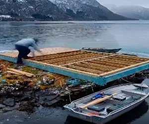 معماری خلاقانه؛ یه تیکه خشکی تو دریا پیدا کرد برا خودش جزیره اختصاصی ساخت